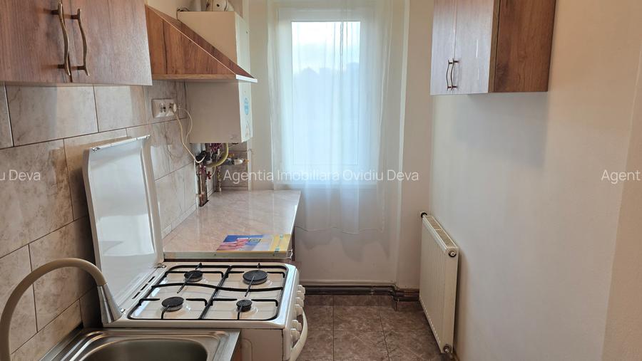 Vand apartament 2 camere decomandat in Deva, zona Micro 15, situat pe mijloc, - 4