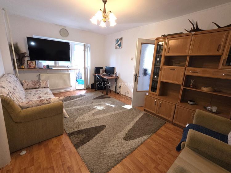 De vanzare 4 camere Ale Huedin 1, cu loc de parcare si centrala proprie - 2