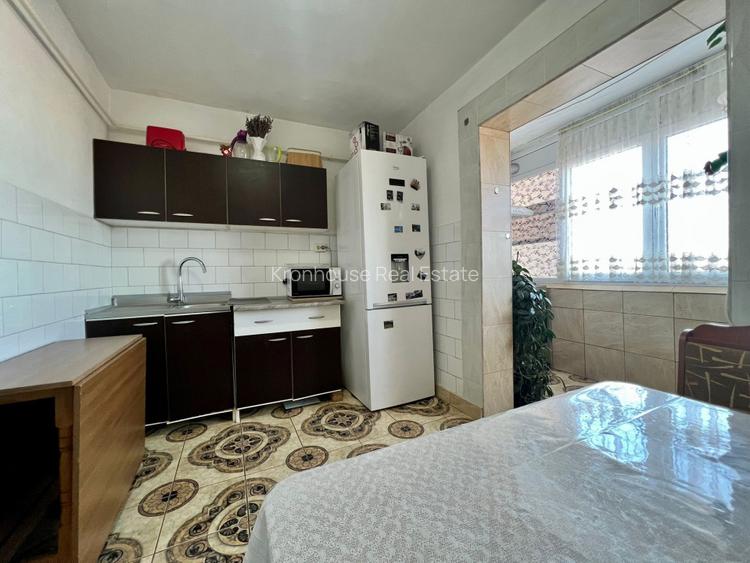 Apartament luminos 3 camere, 2 băi, parcare - 14