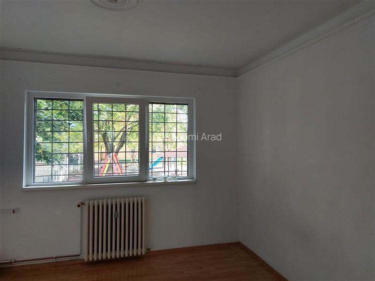 Apartament 4 camere, zona Micalaca, parter. De inchiriat sau de vanzare! - 7