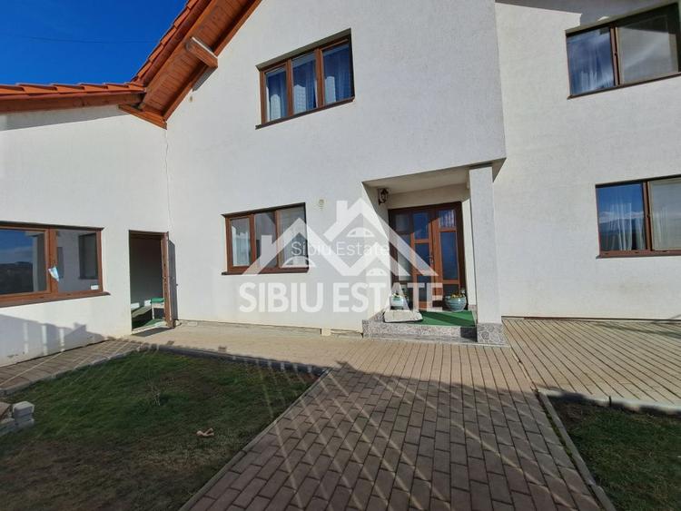 Casa Sibiu cu pivnita si garaj, curte mare - 24