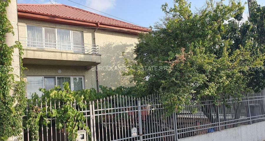 Vila 4 camere - P+1+M - 700 euro/luna (Cod E2+E7) - 2