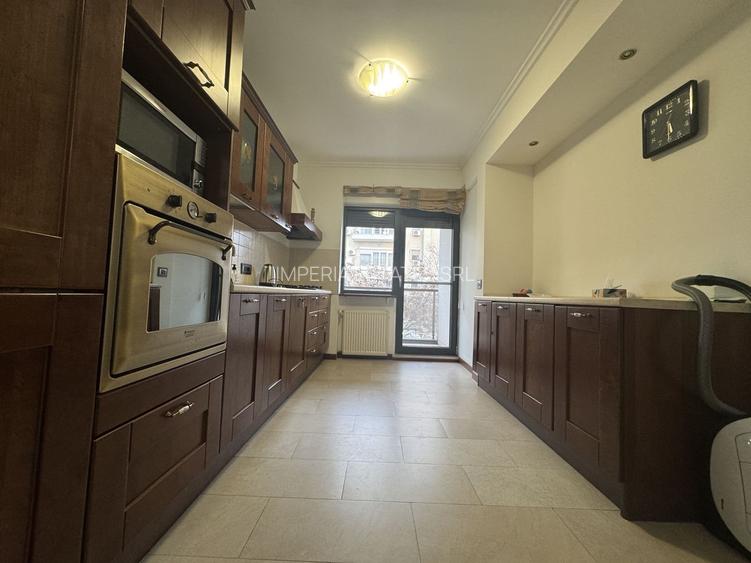 Apartament spatios cu vedere la parc, prima linie - 6