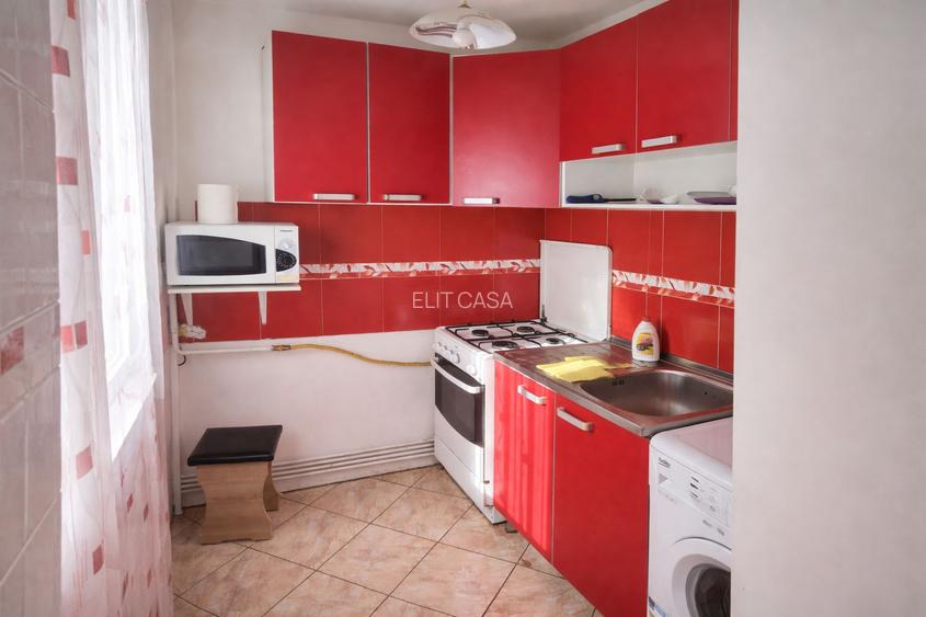 Apartament cu 2 camere, decomandat, zona Alexandru cel Bun - 2