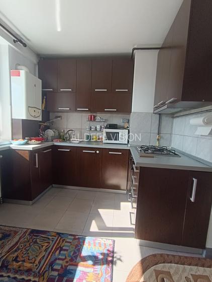 Apartament 2 camere, de vânzare, Gheorgheni , strada Bizusa, zona Mercur - 2
