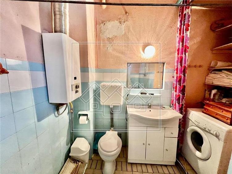 Casa de vanzare in Sibiu - 6 camere, garaj - teren 250 mp - 15