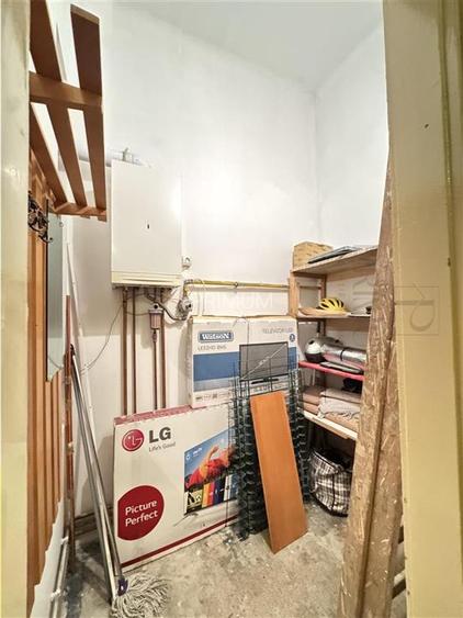 MEDICINA - 2 CAMERE - DECOMANDAT - SPATIOS - ETAJ 1 - CLADIRE ISTORICA - 9