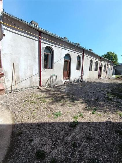 Casa caramida, 3 camere, teren 357 mp, deschidere 14 m, Centru Istoric - 2