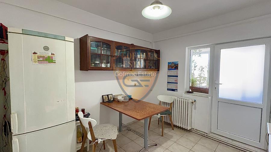 3 Camere Decomandat + uscător + boxă Capitol 3 balcoane centrala gaz 2 bai  A/C - 13