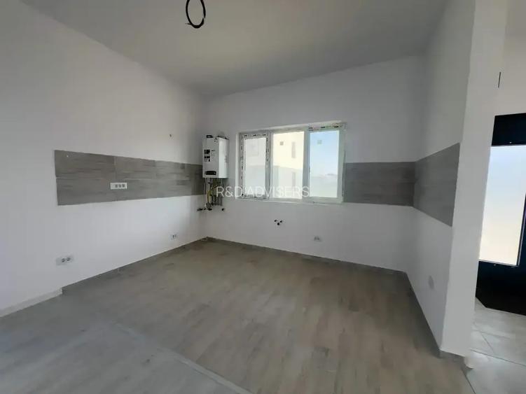 Vila 4 Camere Alipita P+1 | De Vanzare |  Complex Rezidential | Curte - 2