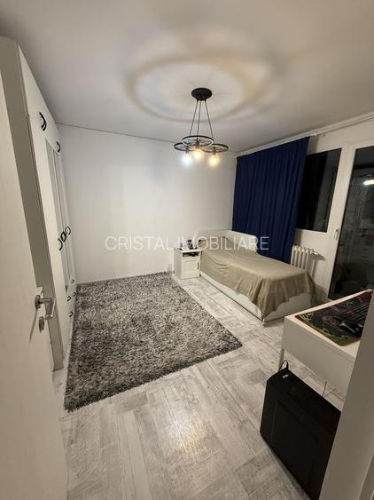 De vanzare Apartament 3 camere Drumul Taberei - 2