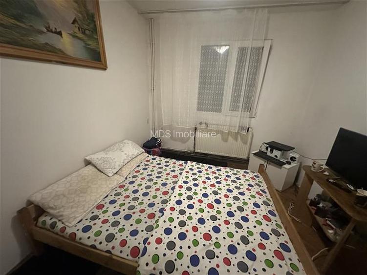 Confort 1 la etajul 2, model mare  cu centrală propie lingă Piața - 4