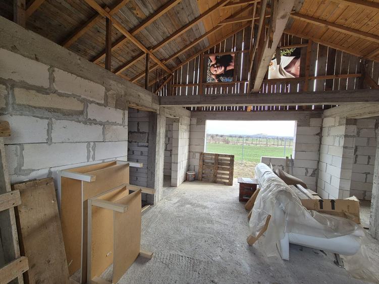 Caciulati, vanzare casa 3 camere la rosu, 400mp. teren