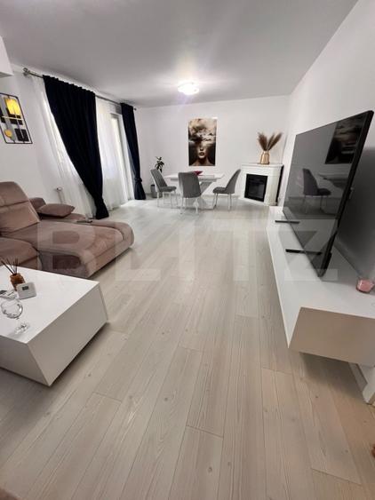 Apartament 3 camere de vânzare, 94 mp, zona Centrala