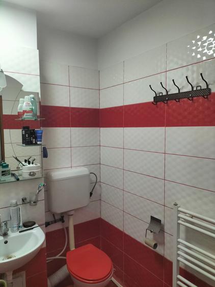 Apartament 2 camere, spațios, zonă centrală Mioveni