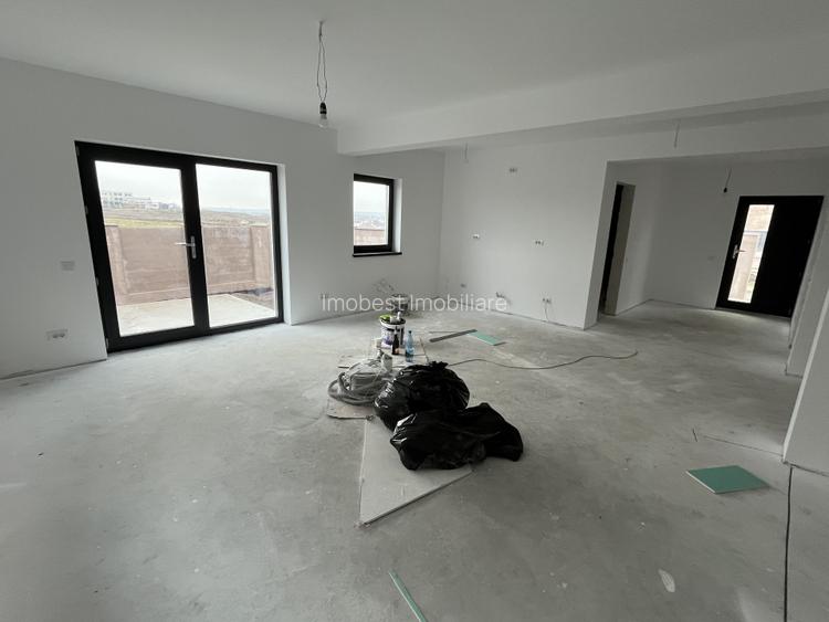 Oportunitate! Vila P+M inalta, 4 camere, independent energetic, Valu lui traian! - 3