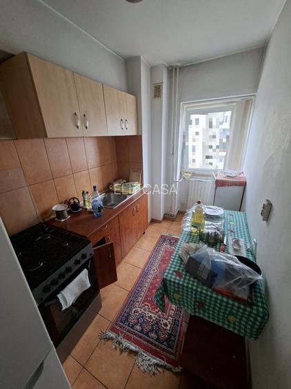 Apartament cu 1  camera decomandat, etajul 4/8, zona Pacurari - 4