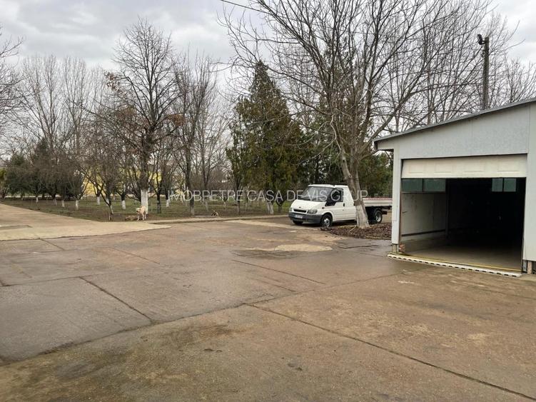 Casa de vanzare la 5 min de Centru cu trei nivele (D+P+1) si teren de 4300mp - 39