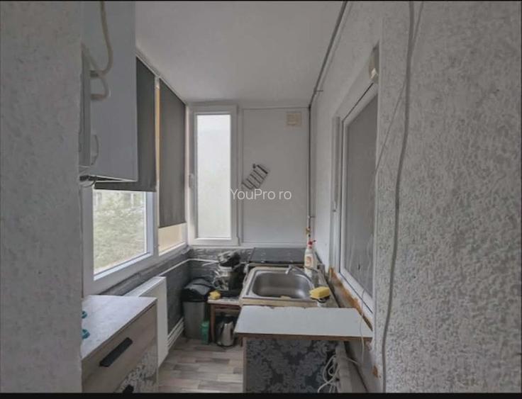 Decomandat 2 camere etaj 2 Zona Lipovei - 11