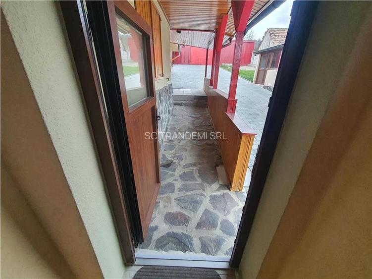 Casa saseasca pe un singur nivel, cu 2.021mp teren in Slimnic - 12