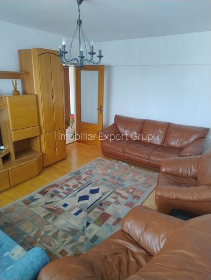 Apartament de închiriat – Piața Victoriei, stradal - 2