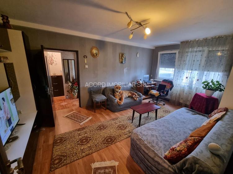 Central-apartament 2 camere cu gaze - 3