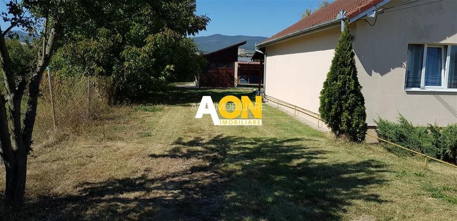 Casă de închiriat, 3 camere, cu terasă și garaj, Partoș - 2