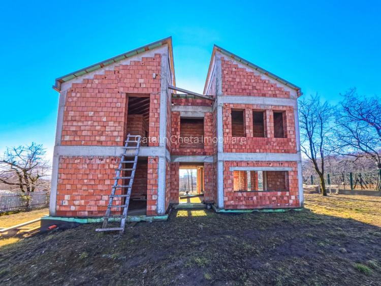 Casa la rosu cu autorizatie valabila in Hemeius - Fantanele - 10