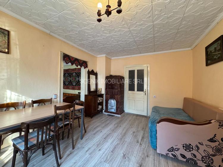 Comuna Bran, str. Pricipala, casa partial renovata, P + E, dependinte, foisor - 15