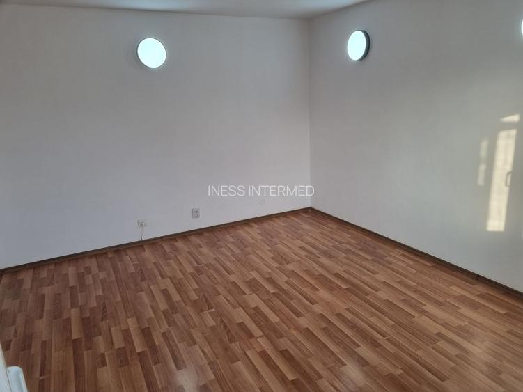 | spatiu in cladire de birouri | 4 camere | Tineretului - Timpuri Noi | - 14