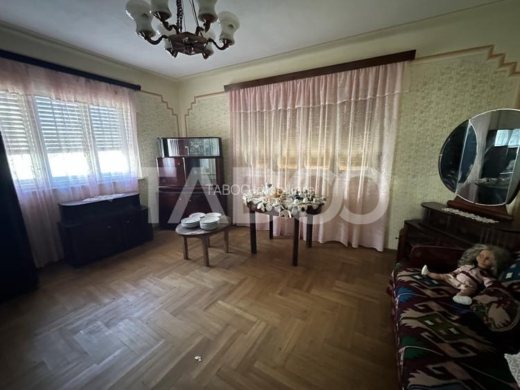 Casa cu potential de investitie 280 mp utili teren liber 2064 Cincu - 7