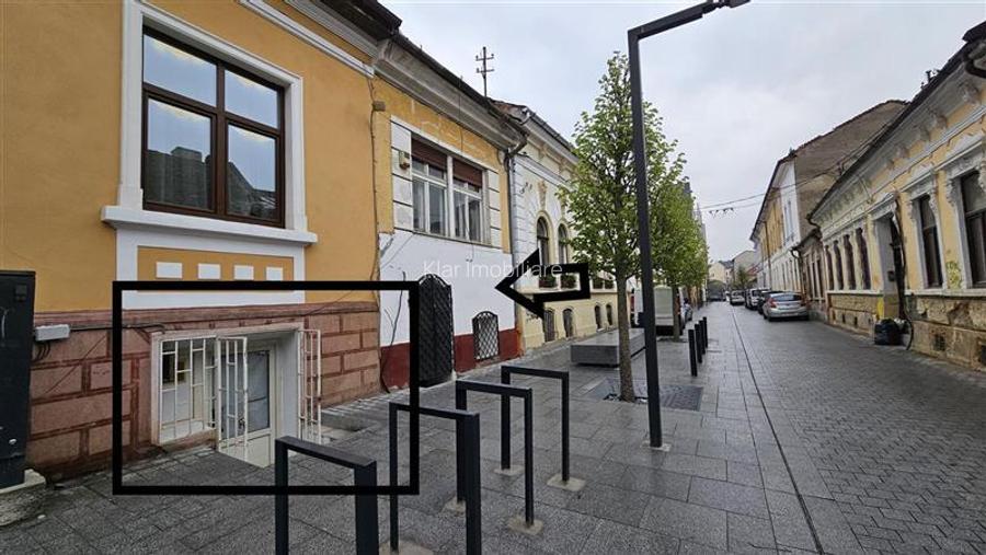 Spatiu  stradal langa Turnul Croitorilor - 5