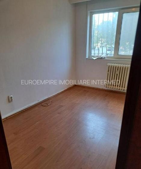 Apartament 3 camere decomandate zona Tomis Nord - 4