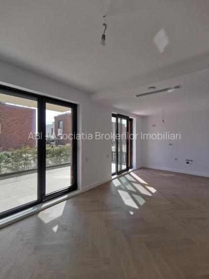 Proprietate exclusivista amplasata pe malul lacului Snagov - 12