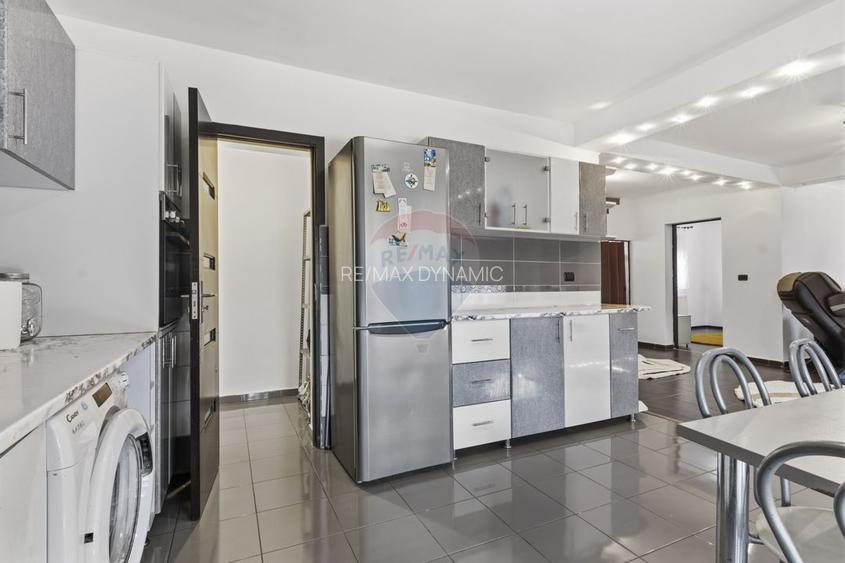 Casă cu 5 camere de inchiriat in Sofronea,Arad - 6