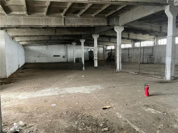 Spatii industriale , teren ,silozuri si Fabrica de nutret pentru animale Peris