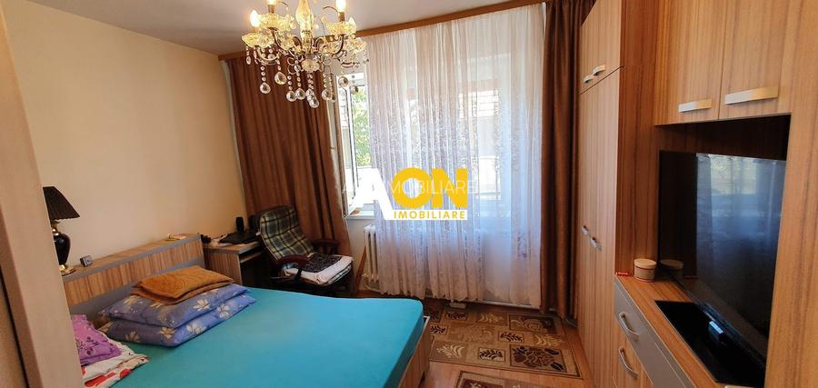 Casa cu 4 camere, garaj, teren 791 mp, zona Schit - 7