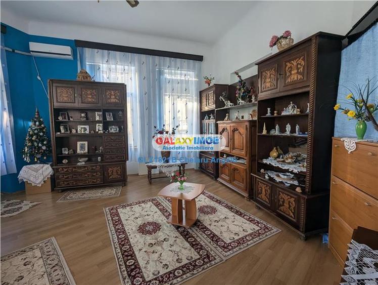 Armeneasca etaj vila 5 camere ,suprafata 200 mp, loc parcare - 5