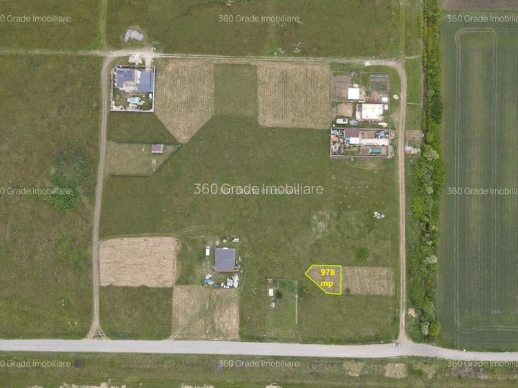 Vă propunem spre achiziție un teren situat într-o zonă cu dezvoltare accelerată, - 2