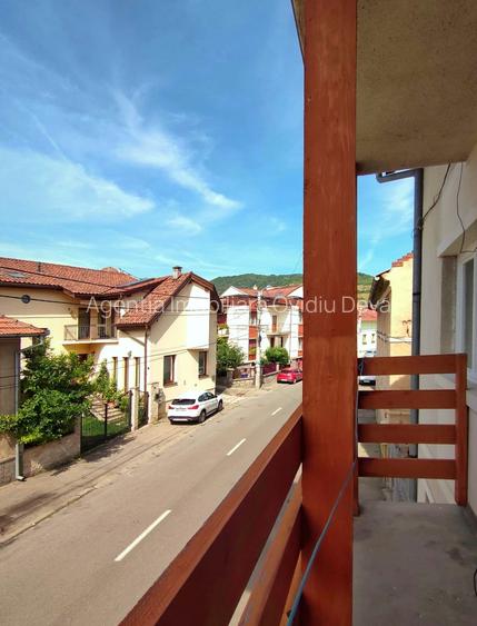 Inchiriez Vila 5 camere mari, 5 balcoane + 2 bai + bucatarie, utilata - 8