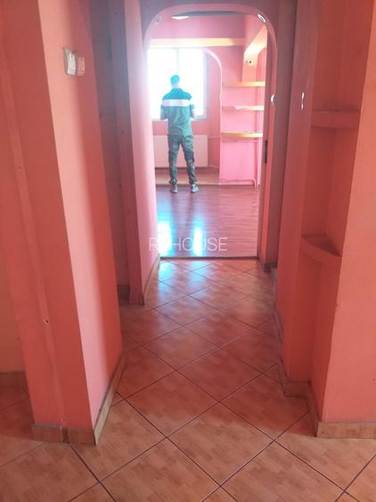 Doamna Ghica Parc Plumbuita, 3 depozitari, posib. centrala, 3 balcoane, RATB - 10