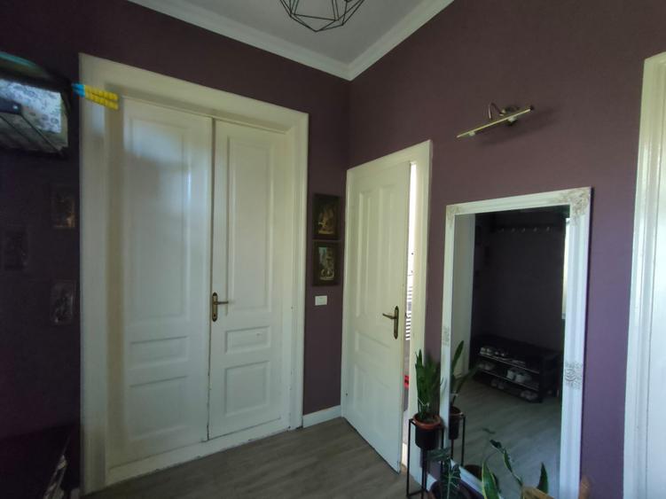 Farmec interbelic in Iosefin-Apartament spatios cu 3 camere-2 bai-balcon generos