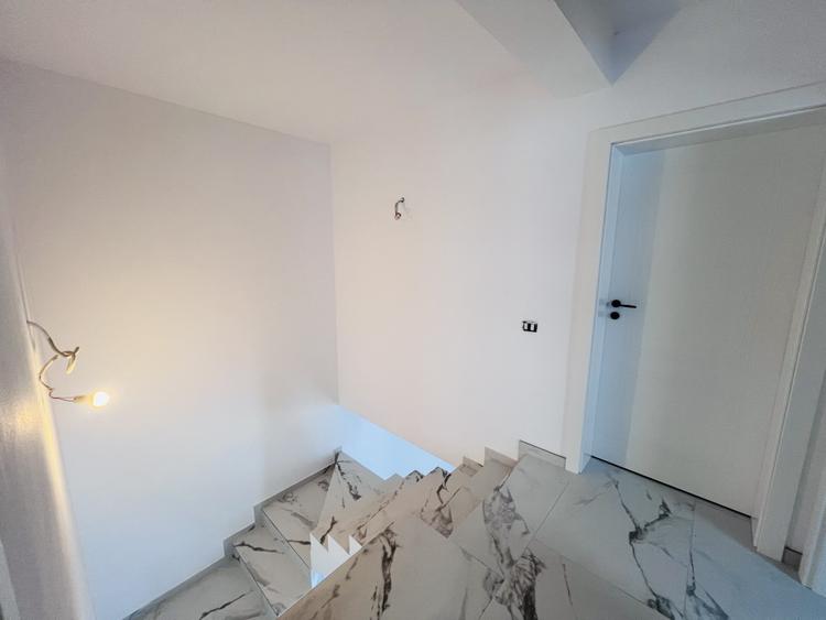 Duplex 3 camere, P+E, 91 mp utili, 250mp teren - Mosnita Veche