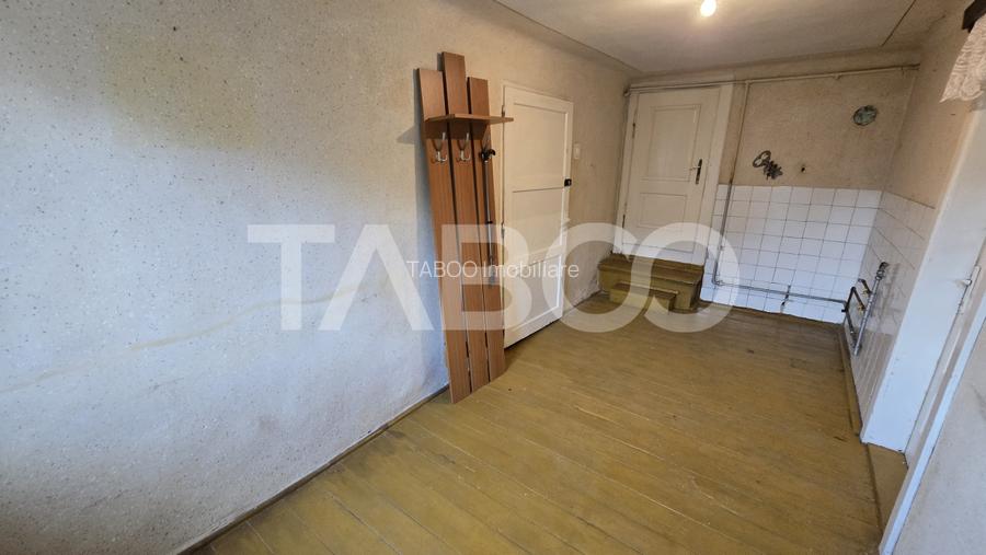 Oportunitate investitie - apartament de vanzare cu 2 camere zona 9 Mai - 2