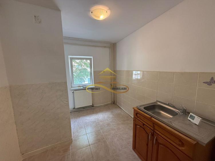 Apartament 2 camere de vanzare in Bacau
