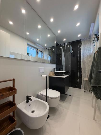 Apartament PREMIUM cu curte, terasă și lift cu acces direct în living