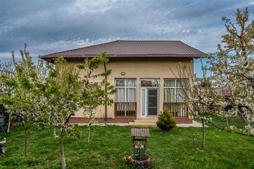 VILA INDIVIDUALA,4 CAMERE,258 MP,TEREN 700 MP,AN 2017 - 27