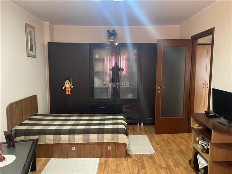 Apartament 2 camere , zona strada Mare a Unirii, et 3 4 , decomandat, 65 mp , bl - 3