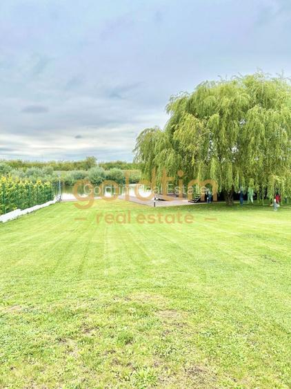 VILA SUPERBA/MOBILATA/UTILATA/PISCINA/CURTE 3000 MP/IESIRE LA LAC - 46