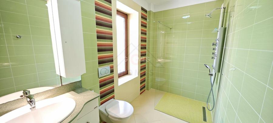 Casa spatioasa. Pretabil si pt. clinica, invatamant, camin varstnici. - 11